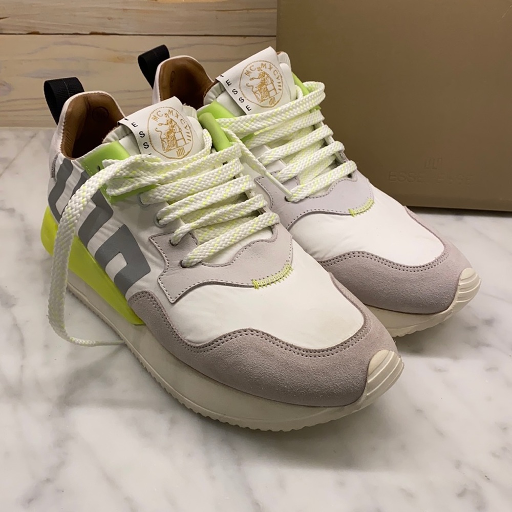 ESSE ut ESSE Spoiler Sneaker- never worn!